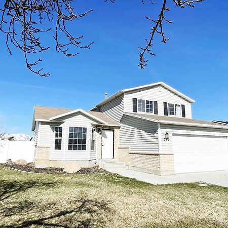 Private Room With Shared Spaces In Fully Equipped Lehi Home Exterior foto